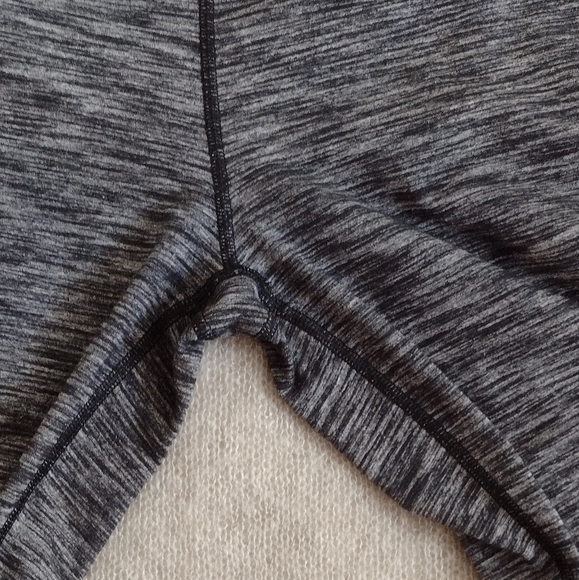 Victoria’s Secret Grey Sport Knockout Tight Leggings Cut Out Women's Size Medium - Picture 12 of 12